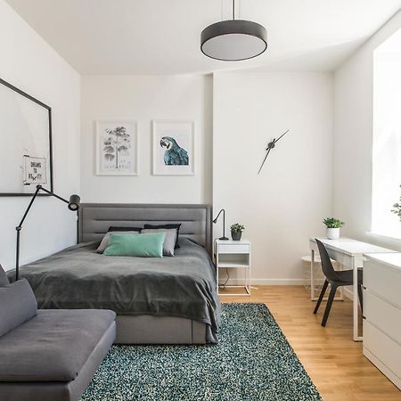 Cozy Modern Studio - Great For Short Trips Riga Ngoại thất bức ảnh