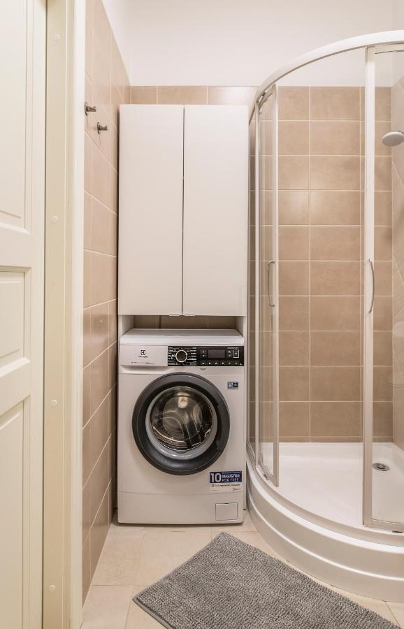 Cozy Modern Studio - Great For Short Trips Riga Ngoại thất bức ảnh